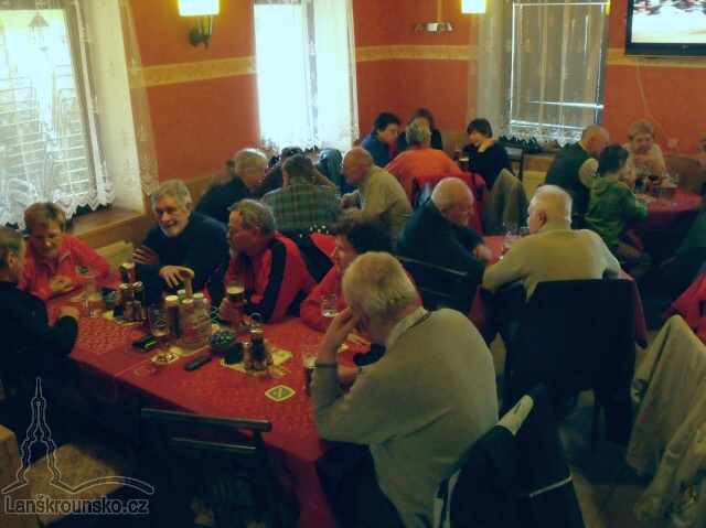 13_Vetsina se sesla na Maninach_1.jpg